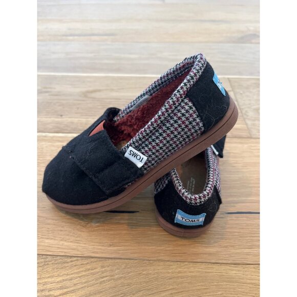 TOMS - Picture 2 of 4